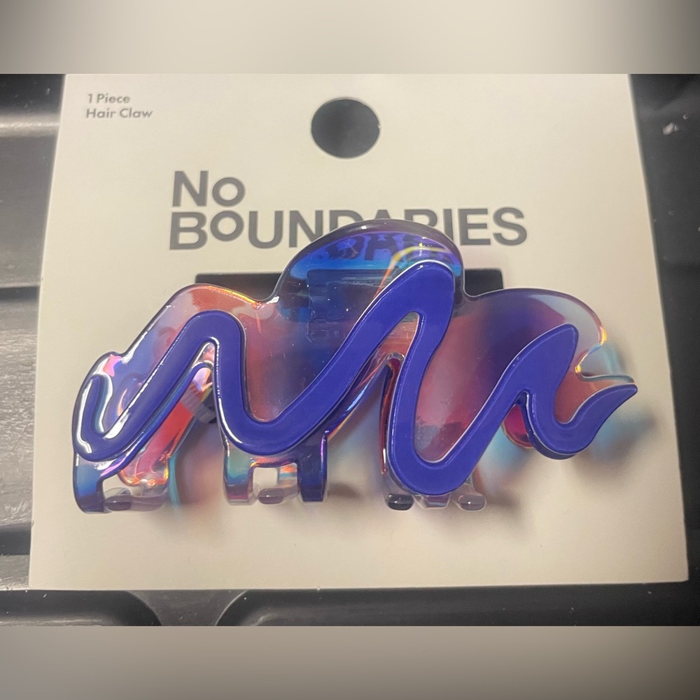 🔴 3/$12 No Boundaries Colorful Iridescent Hair Claw! NEW!